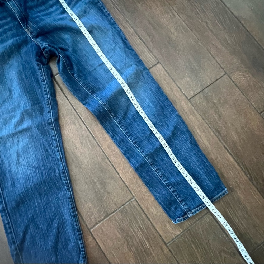 L.L. Bean Favorite Fit Straight Leg Medium Wash Jeans size 14 Reg - Picture 6 of 8